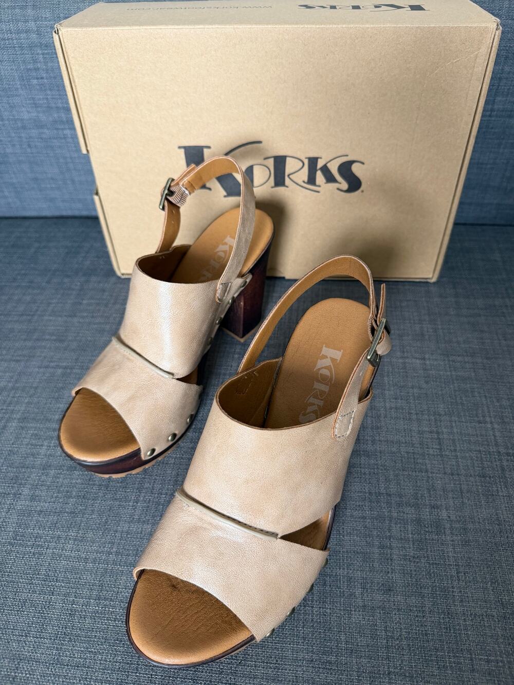 New Korks Kristian II Cream Platform Block Heel Sandals Women Size 7 Box